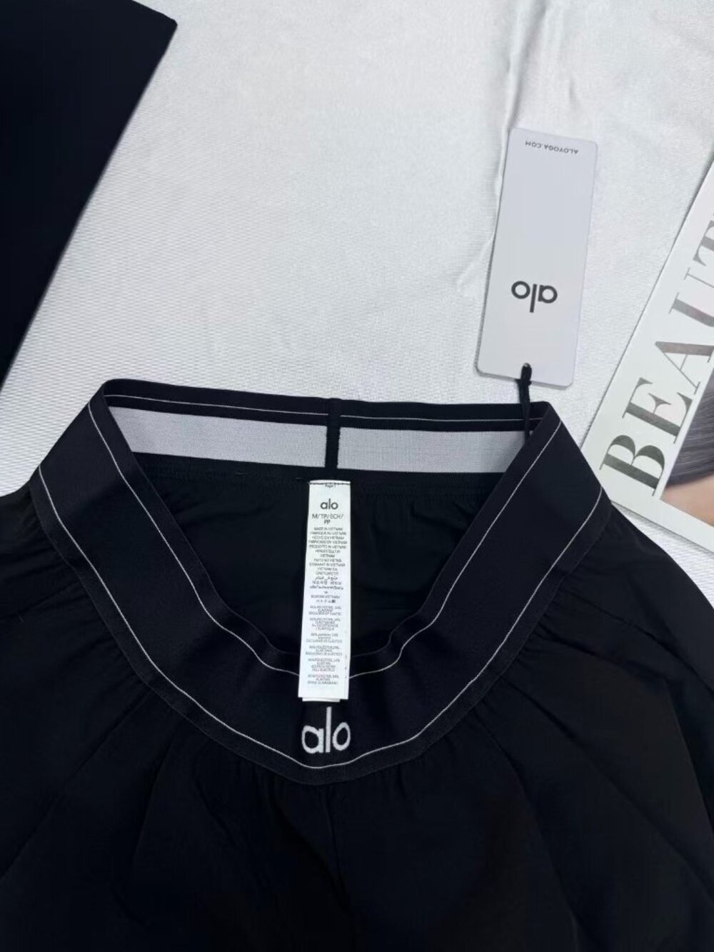 🥂 NWT Alo Yoga Suit Up Trouser Black 😚 Sleek Wide Leg Pants Chic Relaxed Fit - Picture 4 of 9